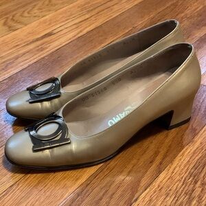 Vintage Ferragamo heels size 5 1/2 heels